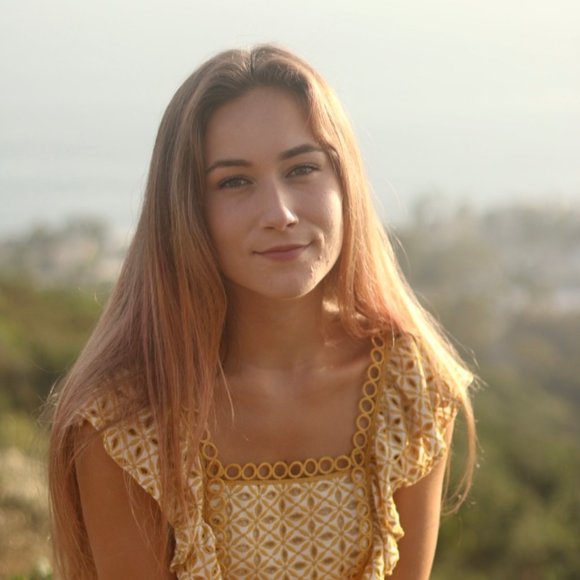 Meet your Posher, Krystal - Picture 2 of 3